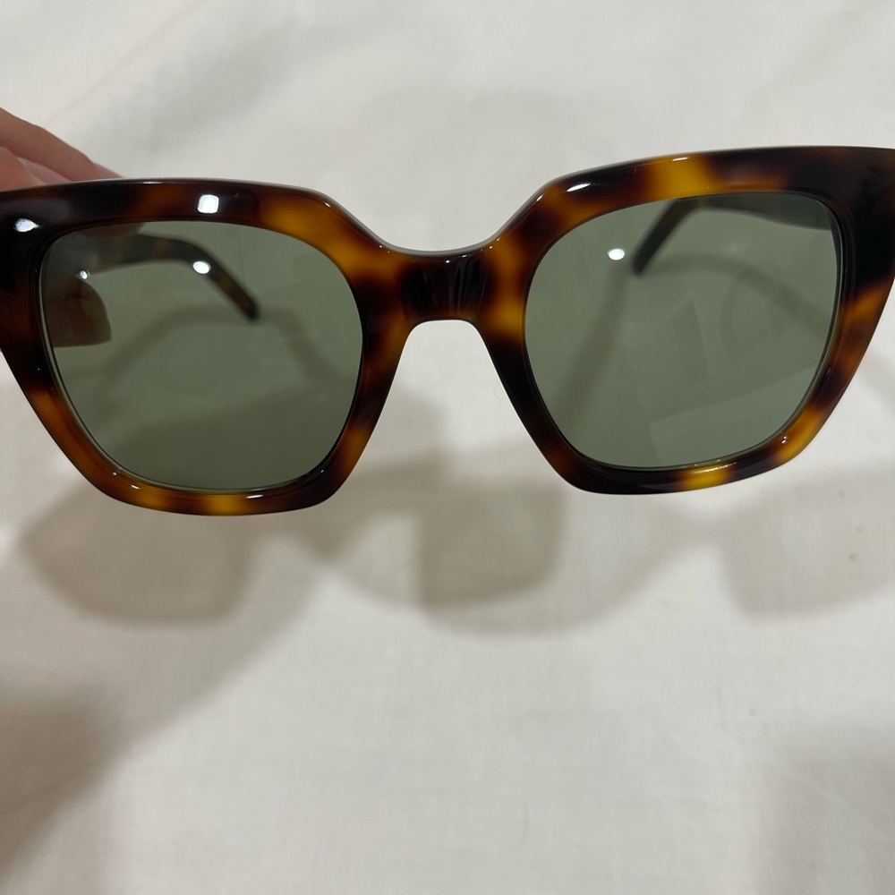 Tortoise Shell Square Sunglasses